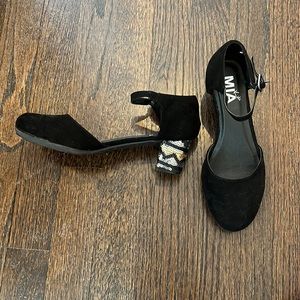 Mia Kids Dress Shoes Size 6